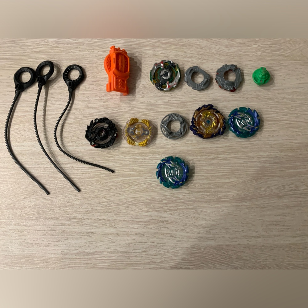 14 Piece BeyBlade Set